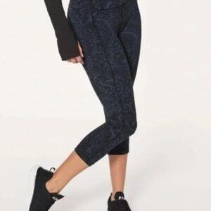 LULULEMON Sz 4 Speed Up 21” Crop Leggings in Nouveau Mach Blue Black EUC
